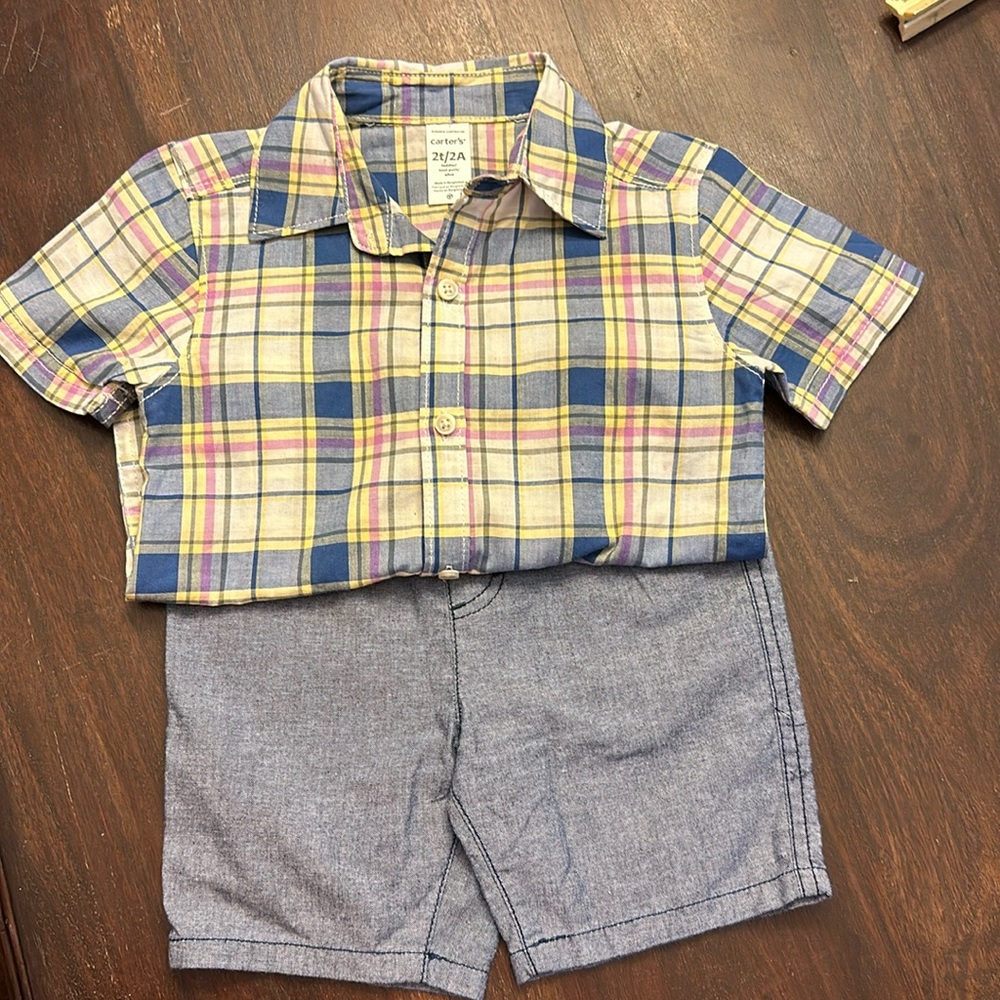 Levi’s Shorts & Carter’s Shirt 2T